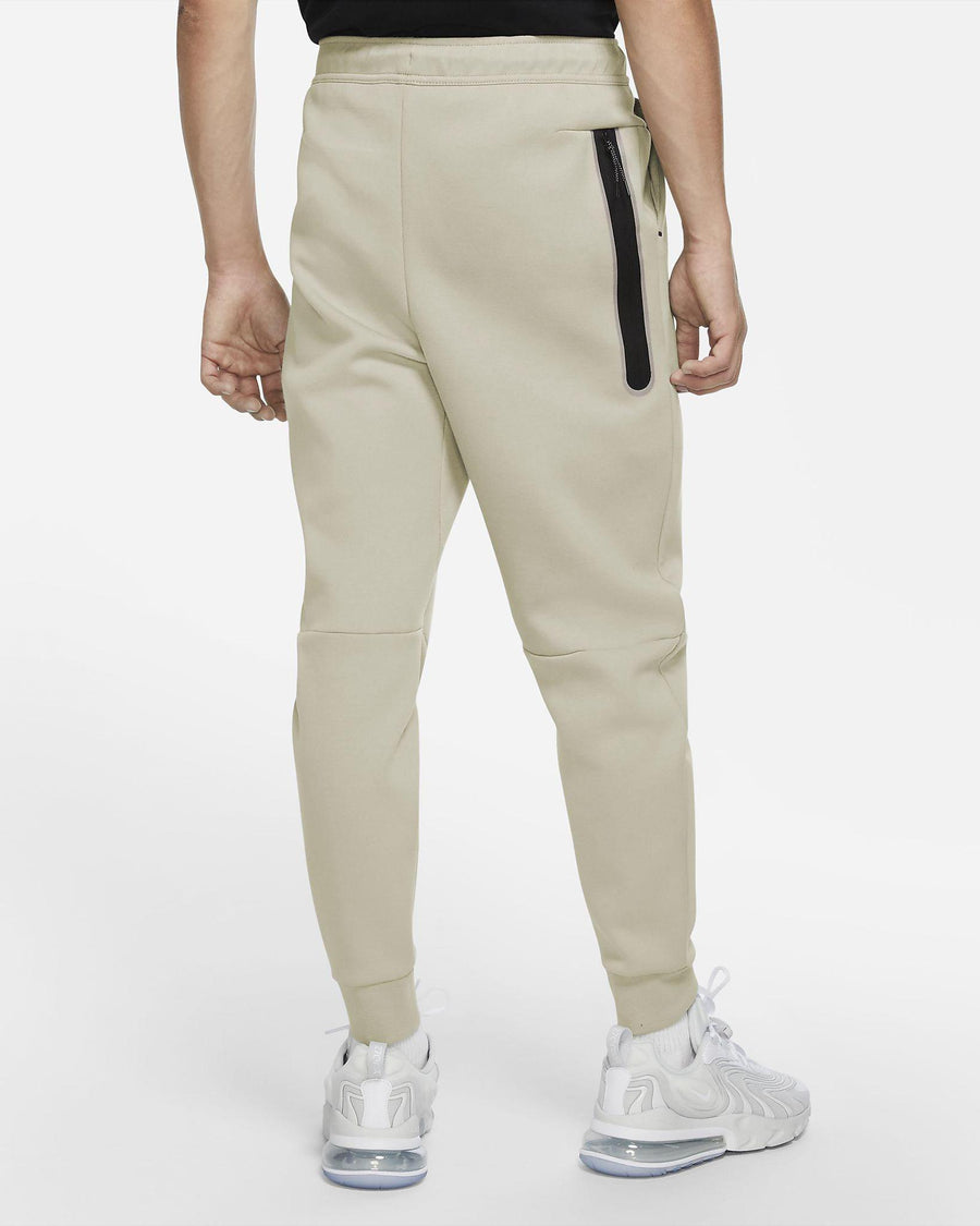 NIKE MEN'S SPORTSWEAR TECH FLEECE PANTS: Tan