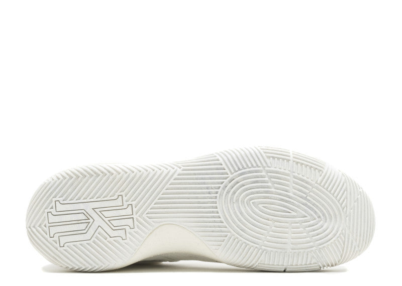 Nike Kyrie 2 What The