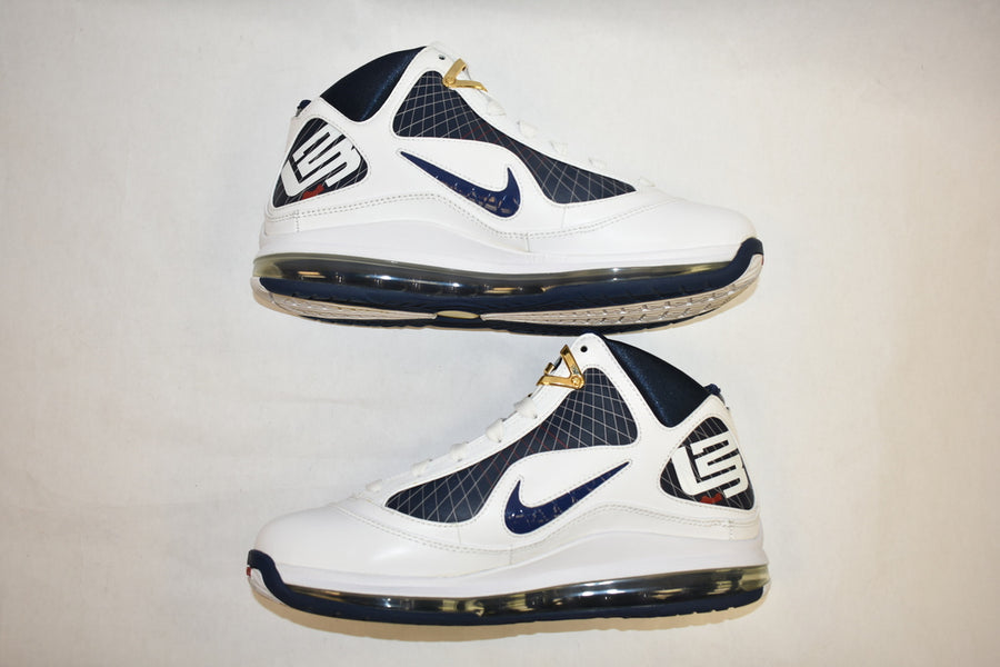 Nike Air Max Lebron 7 Black/White metalic gold