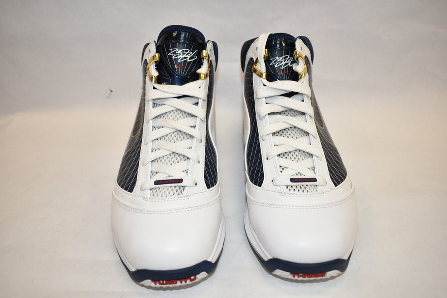 Nike Air Max Lebron 7 Black/White metalic gold
