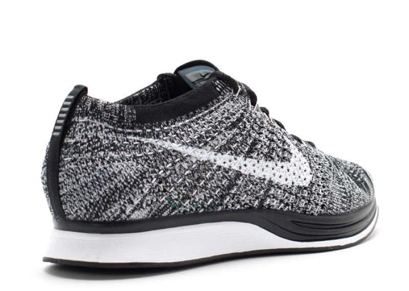 Nike Flyknit Racer Oreo